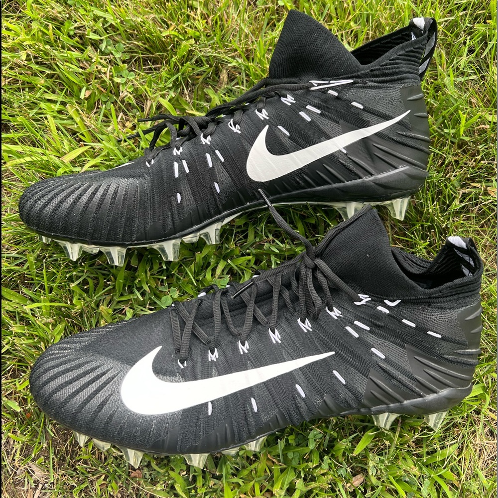 New no box (Snag/flaw) Nike Alpha Menace Elite TD Football Cleats Size 18